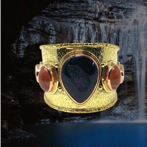 BLACK AGATE HAND HAMMERED 5 STONE BRASS